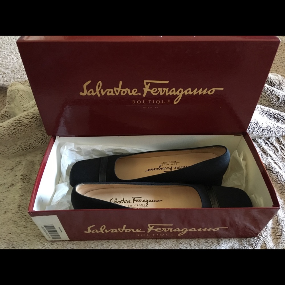 Salvatore Ferragamo black fabric flats size 7 1/2